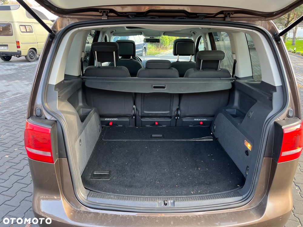 Volkswagen Touran 2.0 TDI DPF BlueMotion Technology DSG MATCH - 8