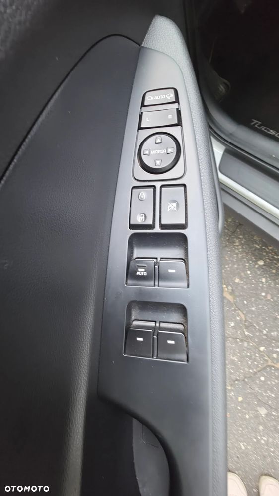 Hyundai Tucson 1.6 GDI BlueDrive GO 2WD - 25