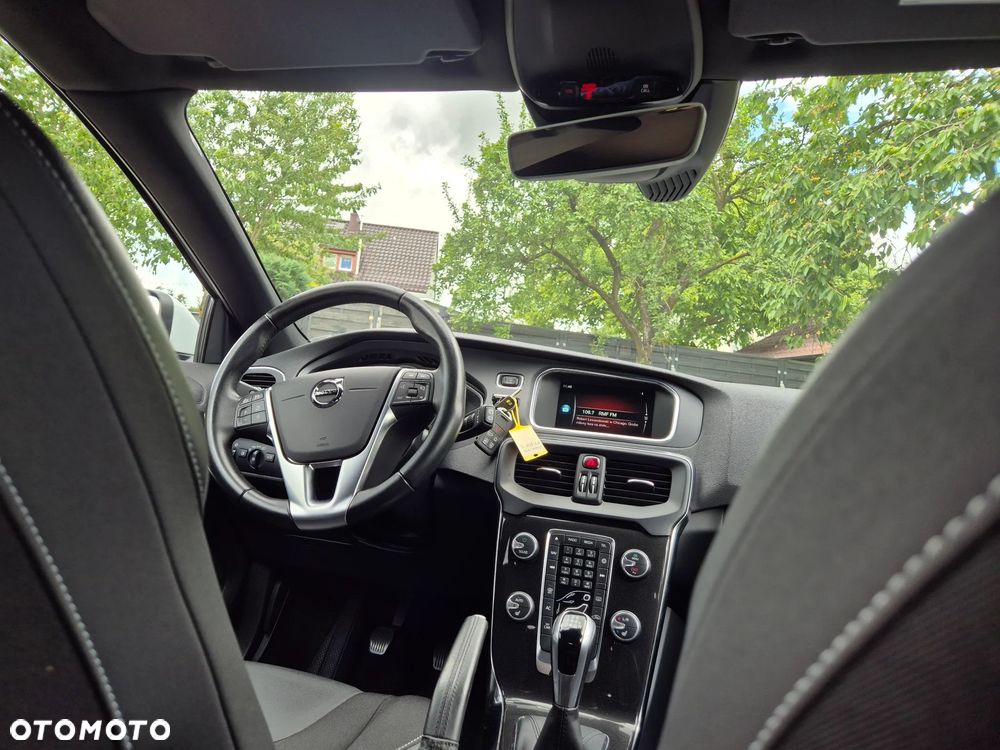 Volvo V40 D2 Drive-E R-Design Momentum - 8