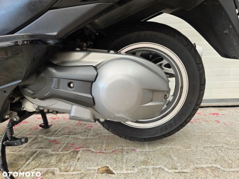 Suzuki Burgman - 17