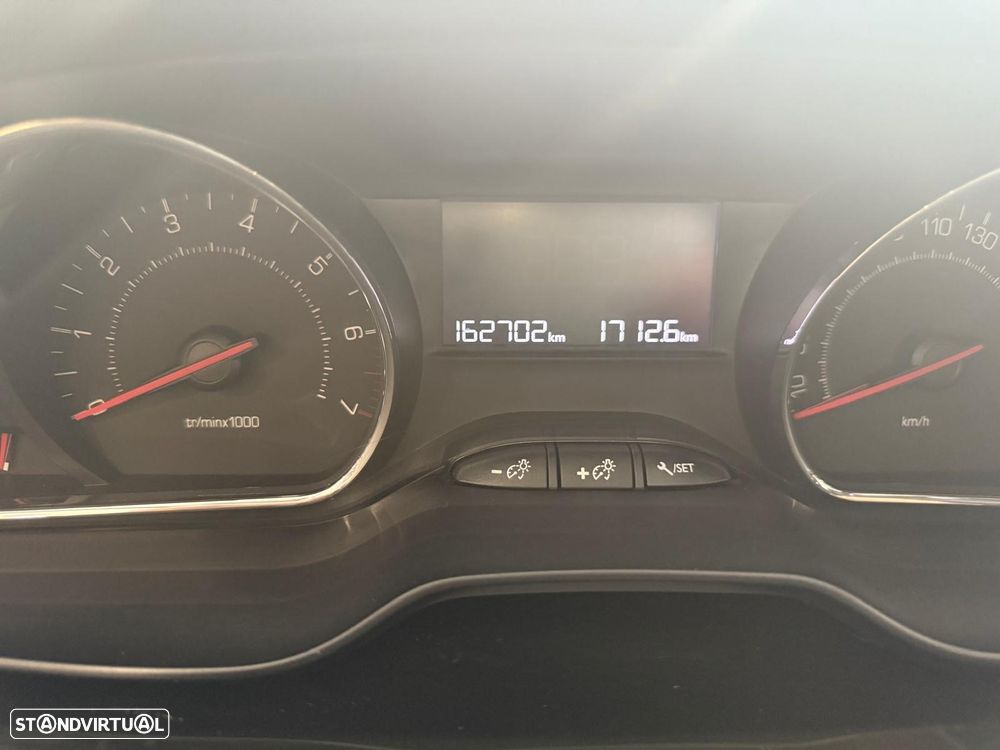 Peugeot 208 1.2 VTi Access - 10
