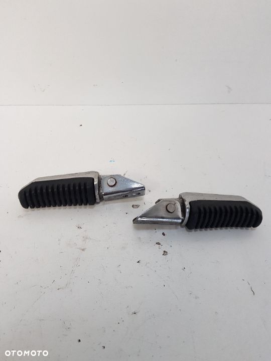 Keeway RKS 125 Podnóżki Pasażera - 3