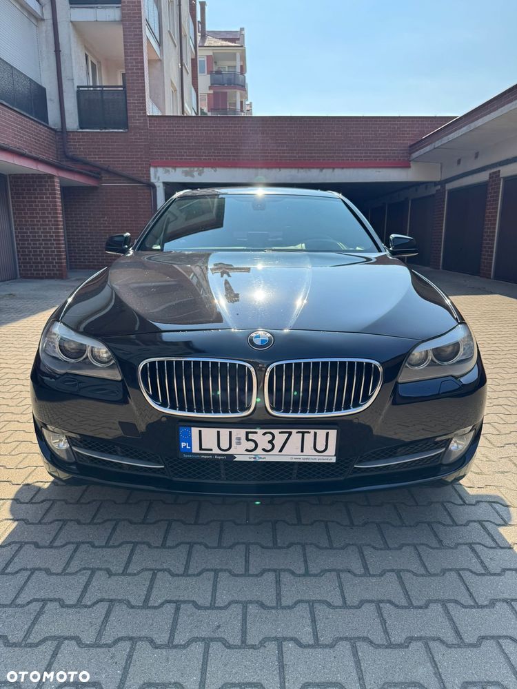 BMW Seria 5 528i xDrive - 4