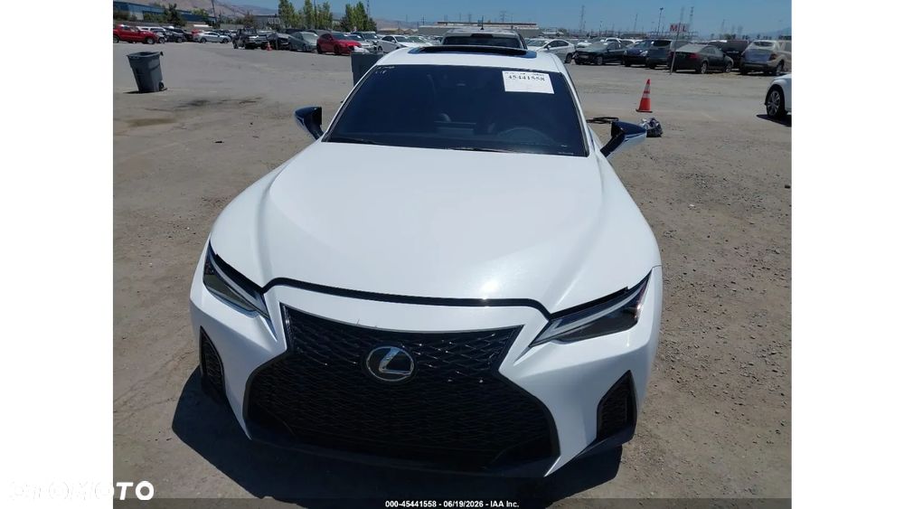 Lexus IS - 8