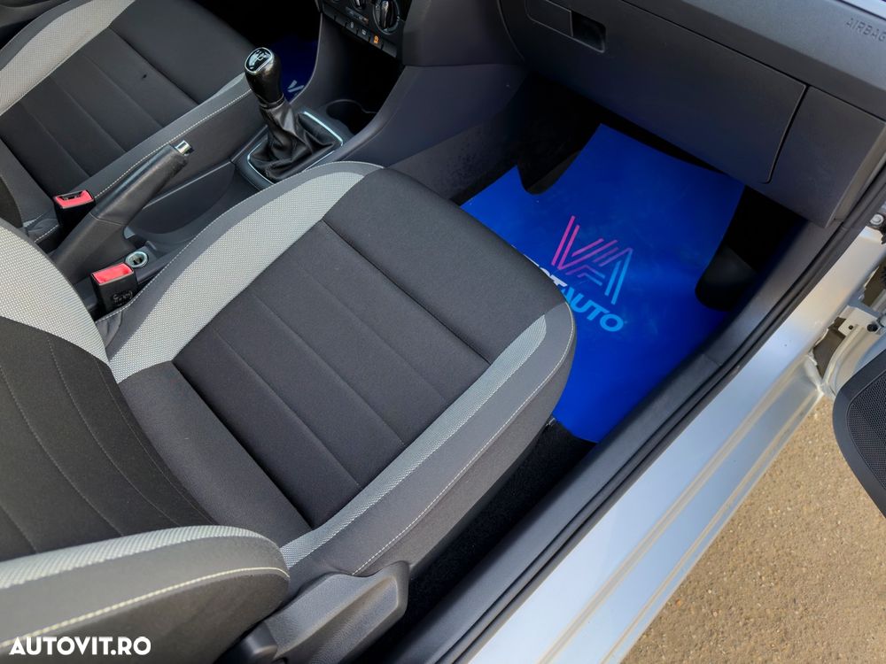 Skoda RAPID 1.0 TSI Active - 10