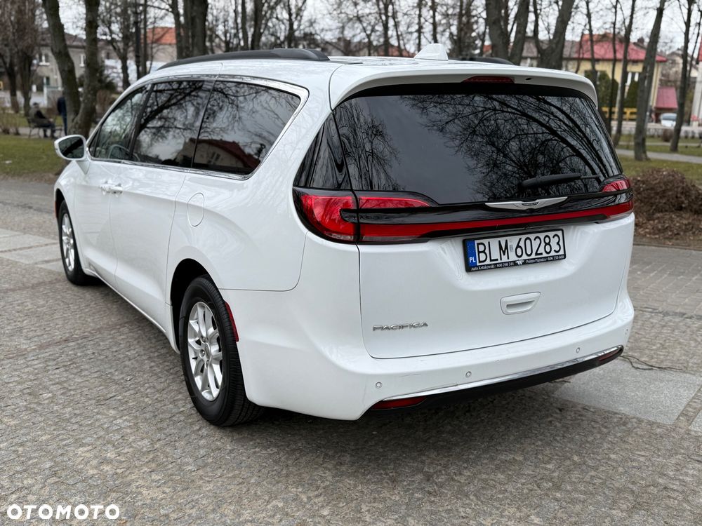 Chrysler Pacifica - 15