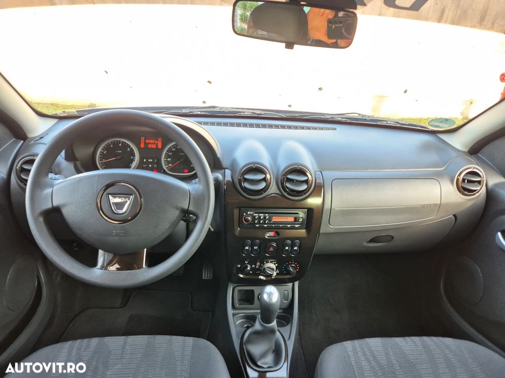 Dacia Duster 1.6 16V 4x2 Prestige - 4