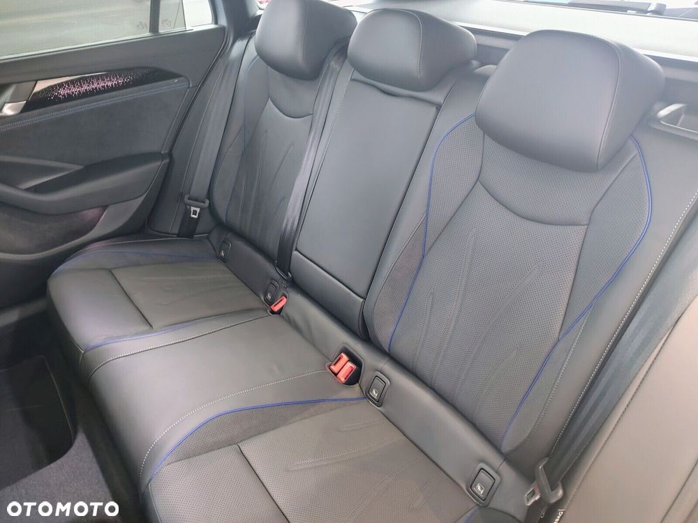 Volkswagen Passat - 27