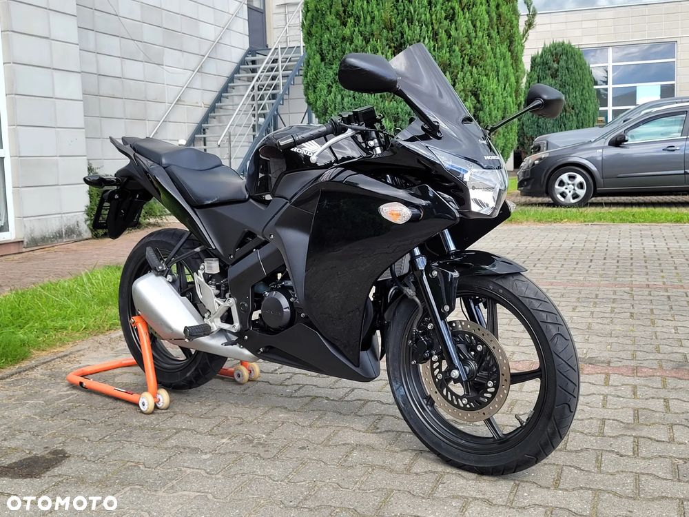 Honda CBR - 9