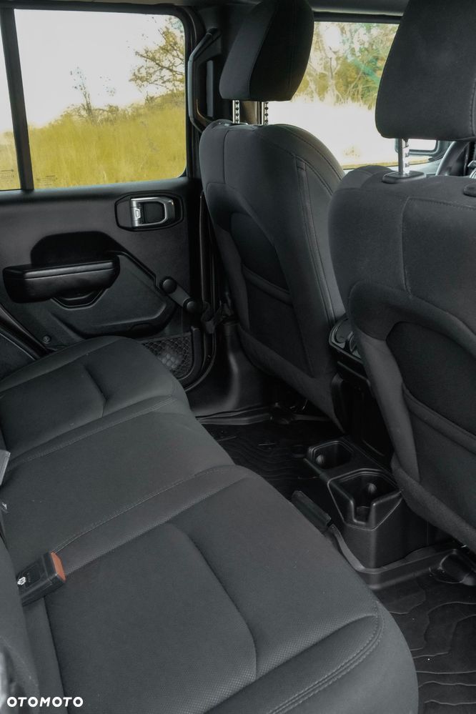 Jeep Wrangler - 17