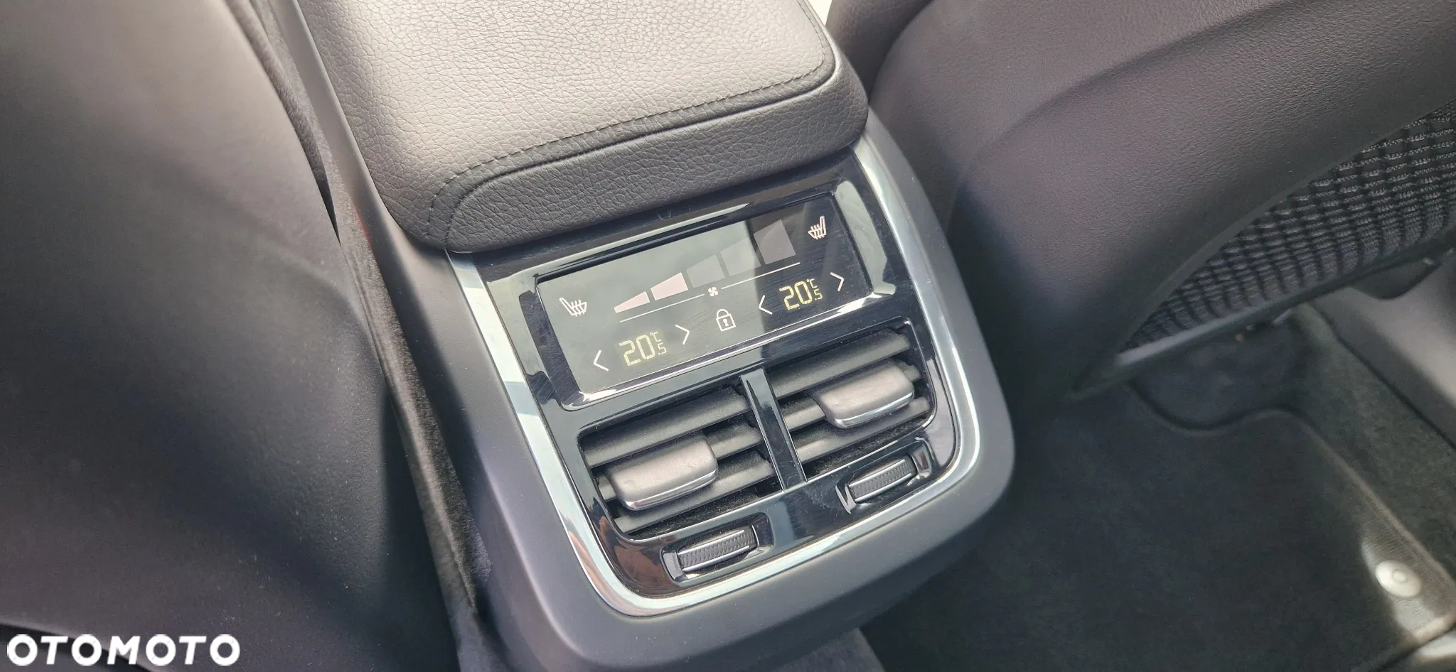 Volvo XC 60 B5 D AWD Geartronic Inscription - 28