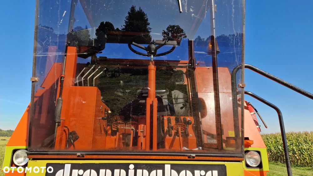 Massey Ferguson 22 - 21