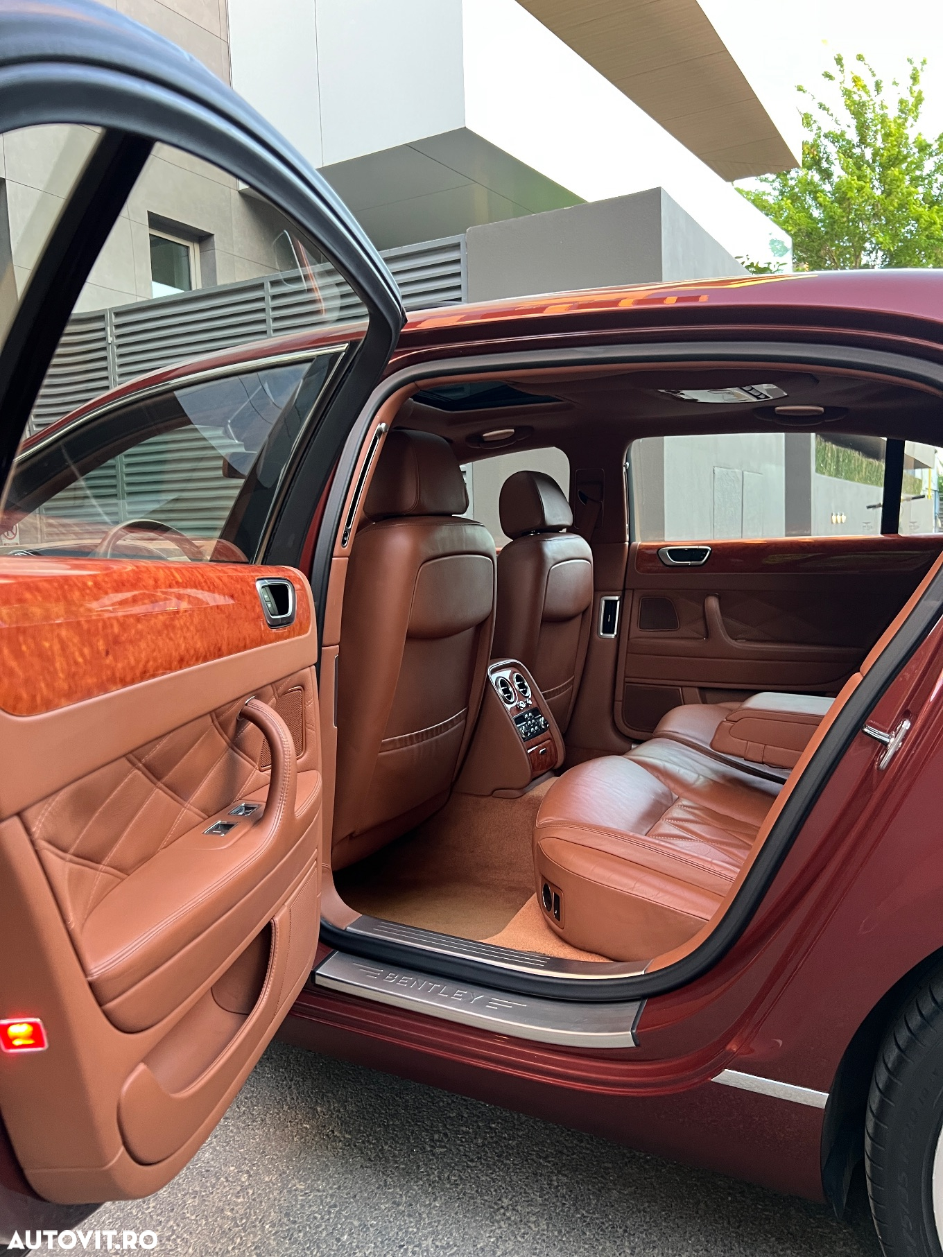 Bentley Flying Spur - 12