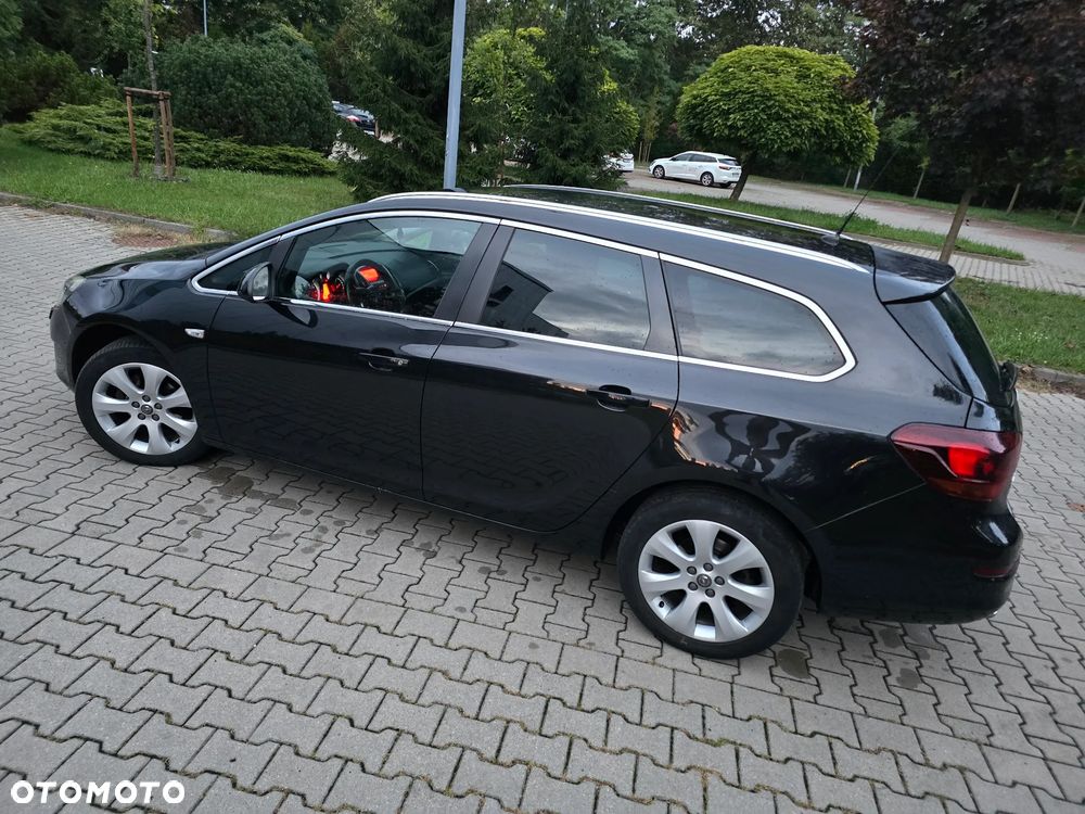 Opel Astra 1.4 T Cosmo - 24