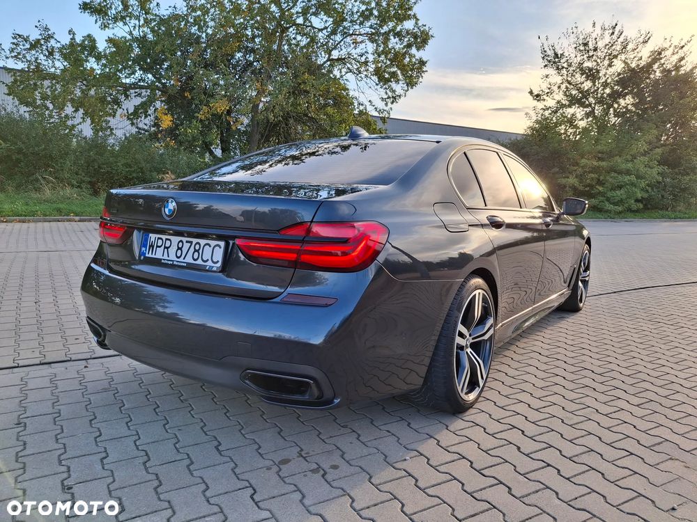 BMW Seria 7 750i xDrive - 3