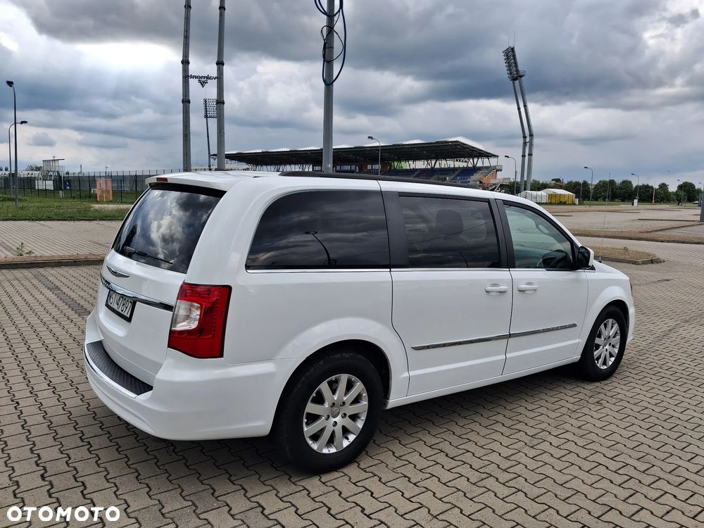 Chrysler Town & Country 3.6 Touring - 13