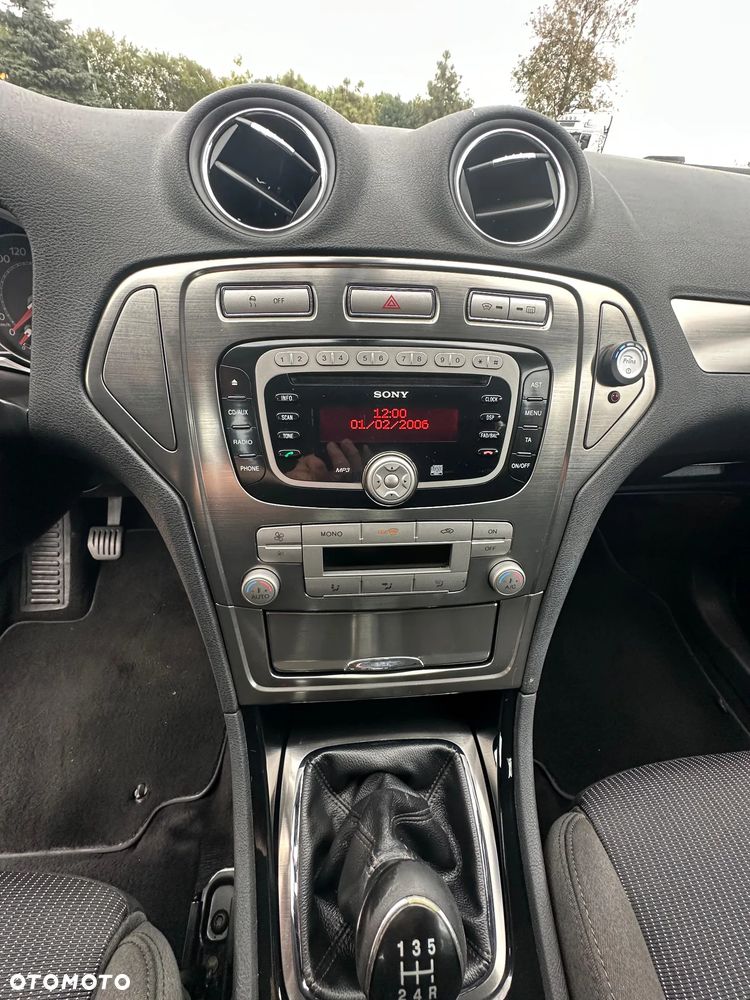 Ford Mondeo 2.0 Trend - 24