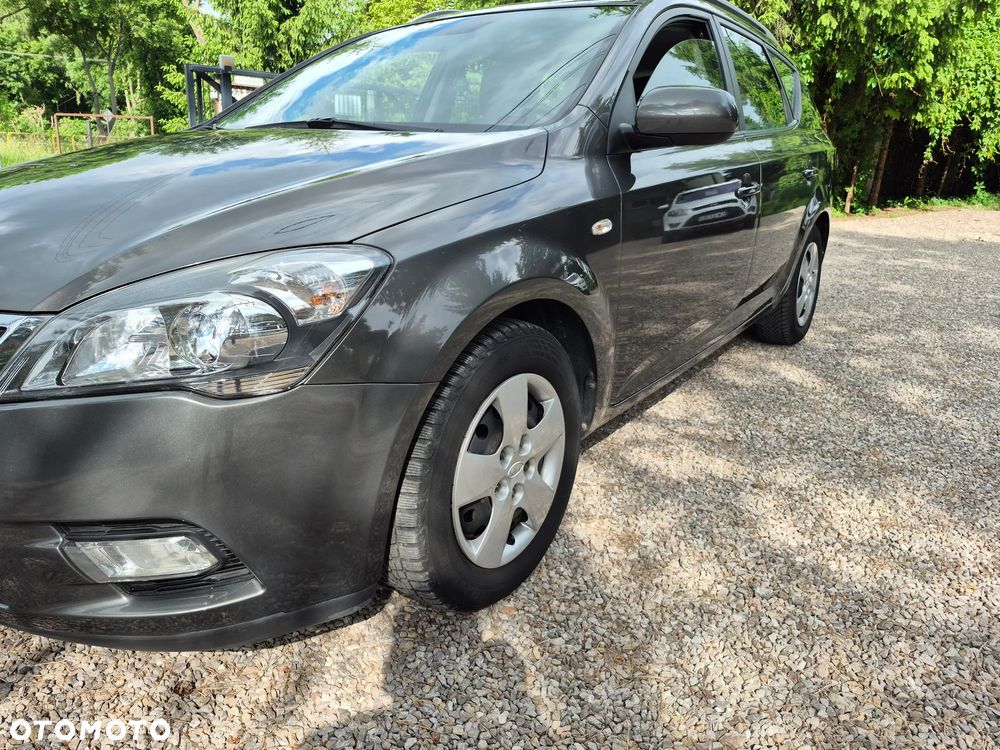 Kia Ceed 1.4 CVVT Dream-Team Edition - 11