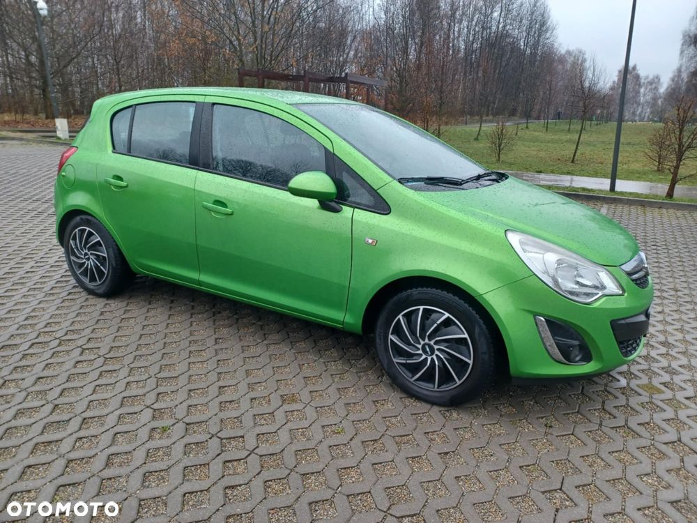 Opel Corsa 1.2 16V Cosmo - 2
