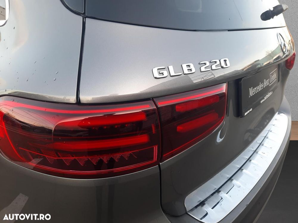 Mercedes-Benz GLB - 16