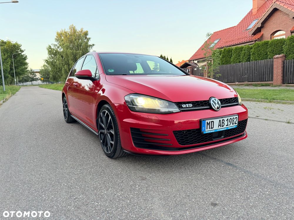 Volkswagen Golf - 6