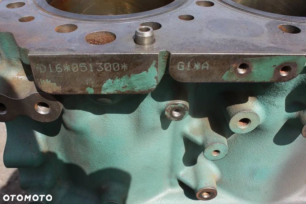 # VOLVO FH16 FH 16 D16 D16G BLOK SILNIKA TULEJE - 8