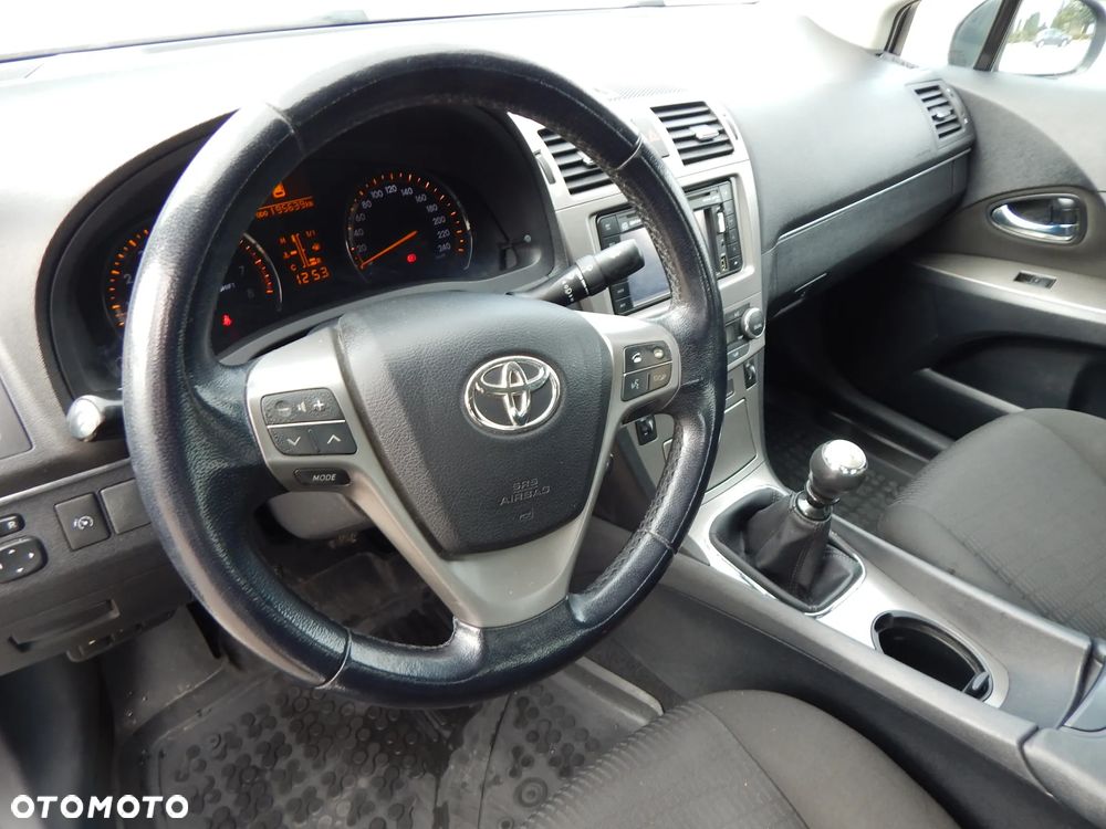 Toyota Avensis 1.8 Life - 16