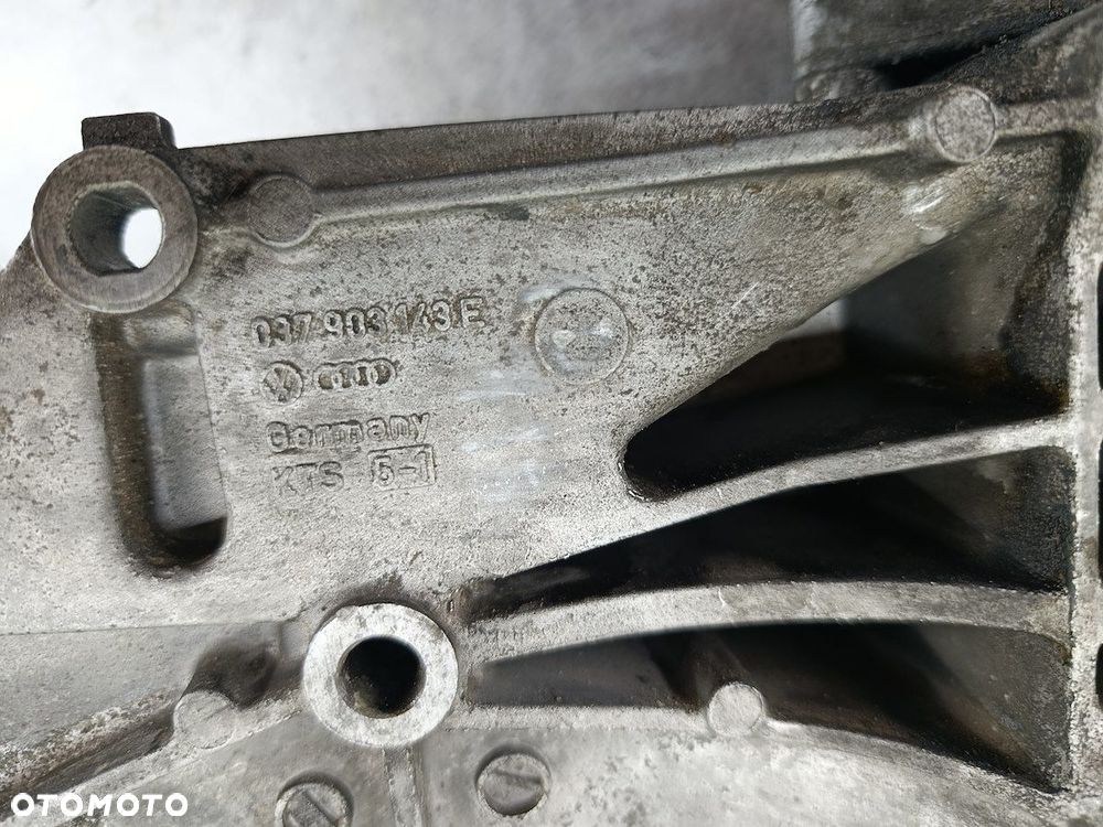 ŁAPA ALTERNATORA VW GOLF III 037903143E 1.6 8V - 2