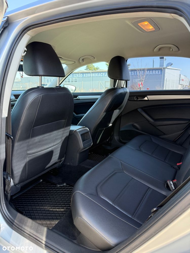 Volkswagen Passat - 8