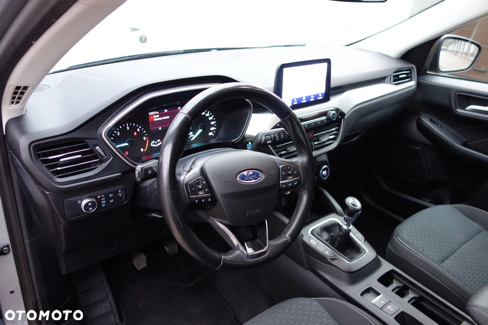 Ford Kuga - 10