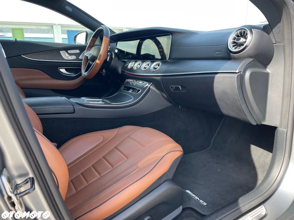 Mercedes-Benz CLS 300 d 4Matic 9G-TRONIC AMG Line - 23