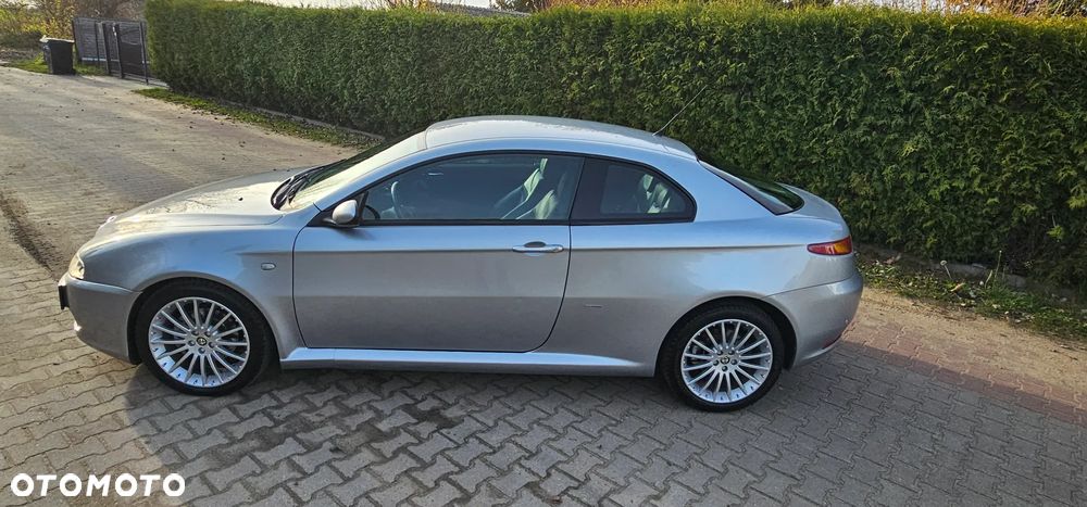 Alfa Romeo GT 1.9JTD 16V Distinctive - 6