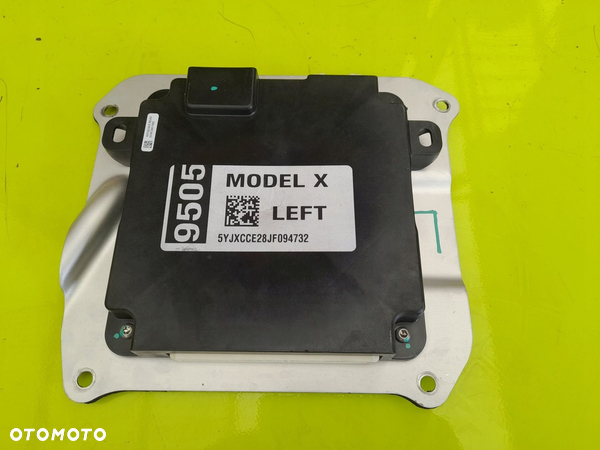 MODUŁ STEROWNIK DRZWI LEWY PRZÓD LP 1037222-00-E TESLA X 18R