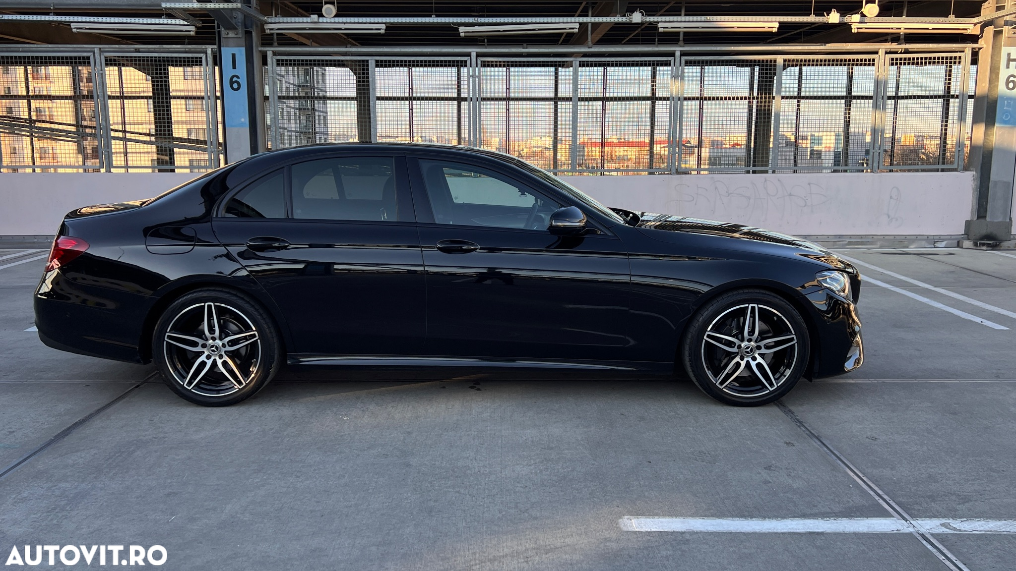 Mercedes-Benz E 220 d 9G-TRONIC AMG Line - 3