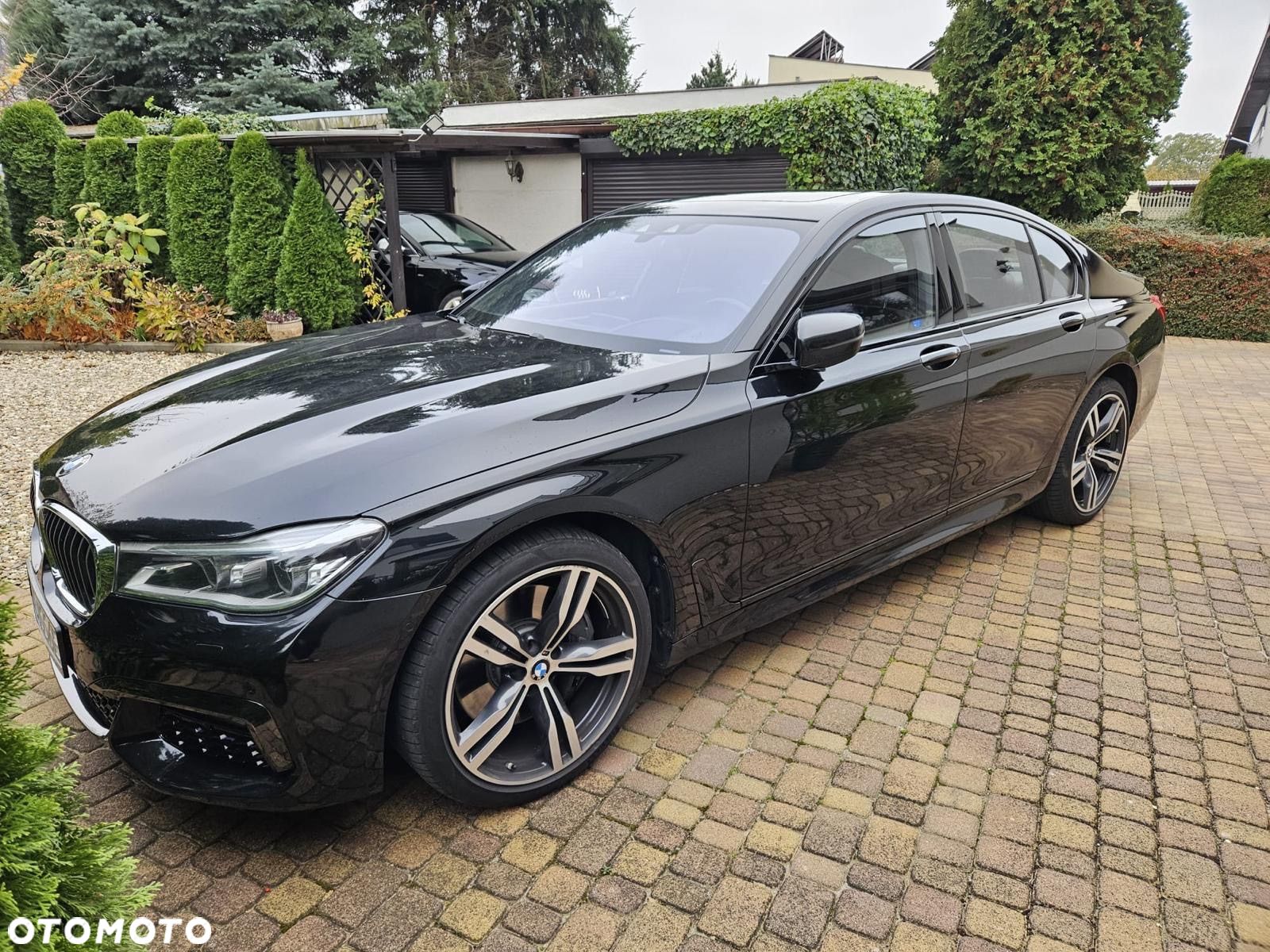 BMW Seria 7 750i xDrive - 1