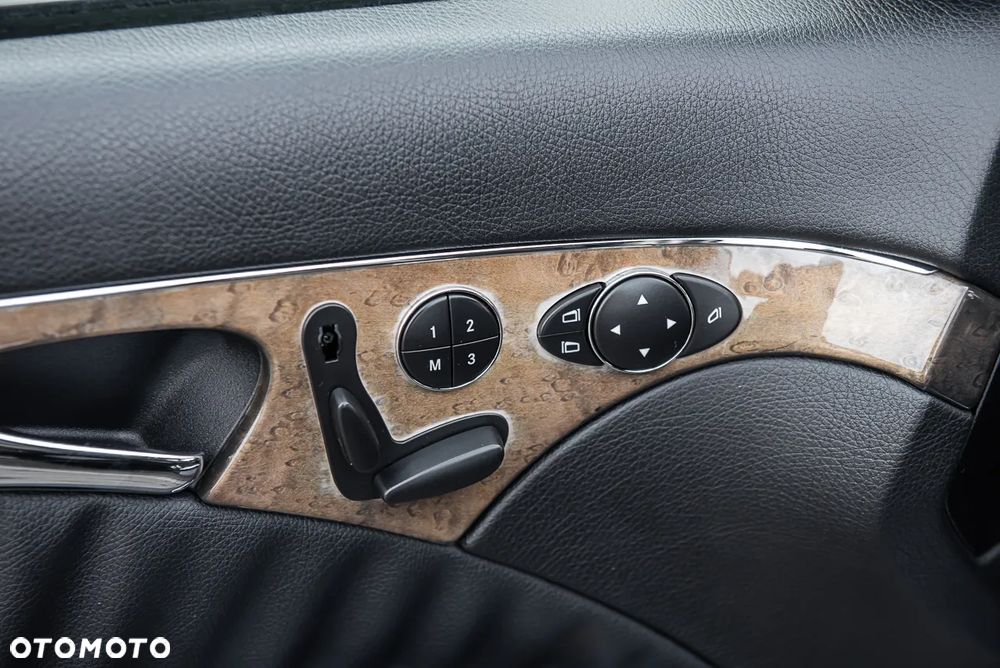 Mercedes-Benz Klasa E 320 CDI 4-Matic Avantgarde - 16