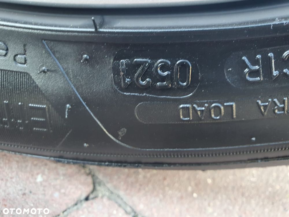 Kia Carens 1.6 GDI Attract - 19