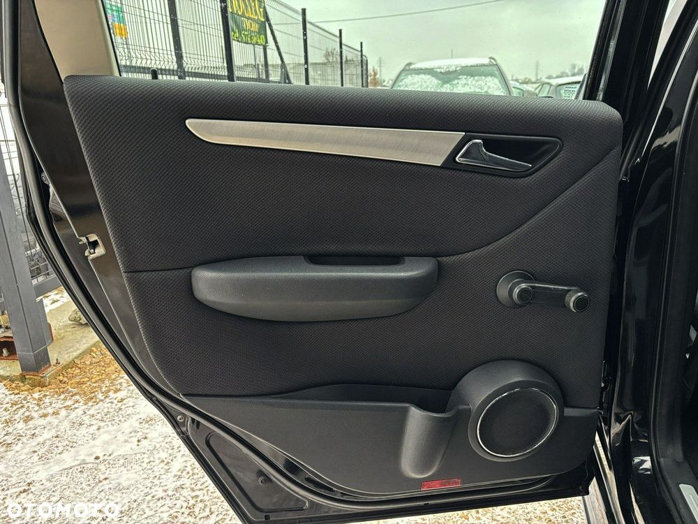 Mercedes-Benz Klasa B 180 Autotronic - 16