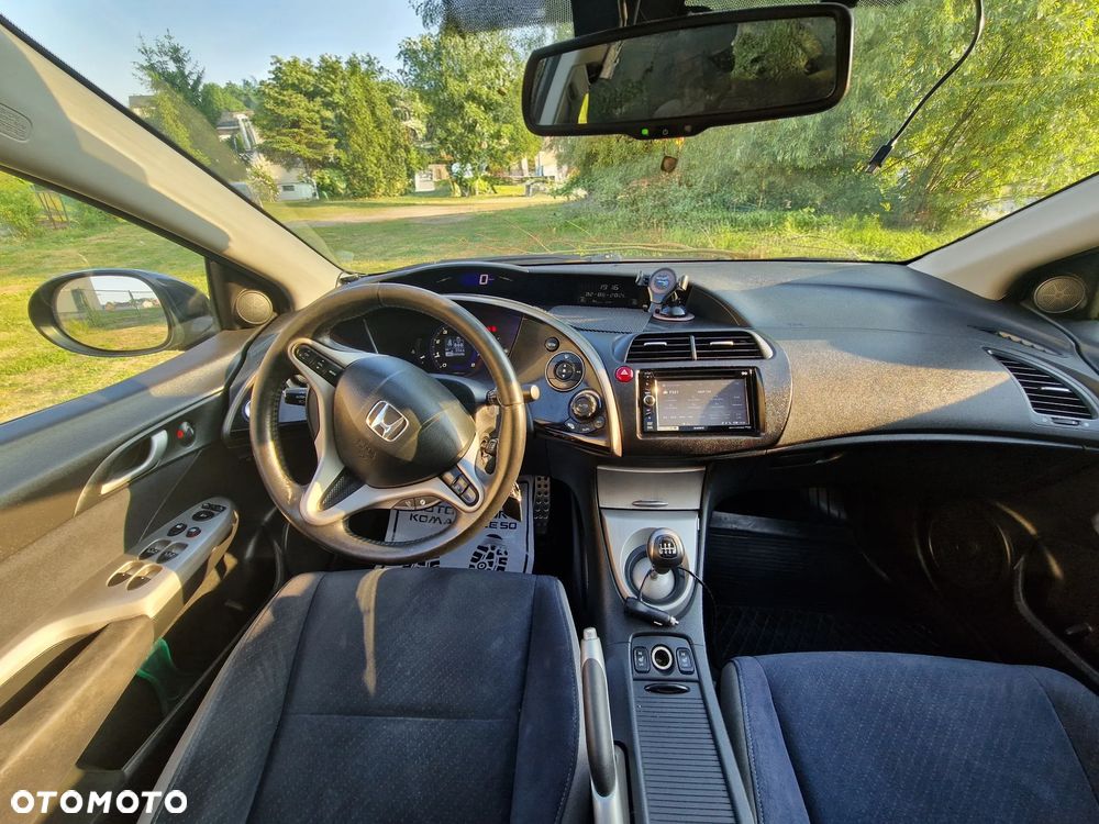 Honda Civic 1.8 Executive - 9