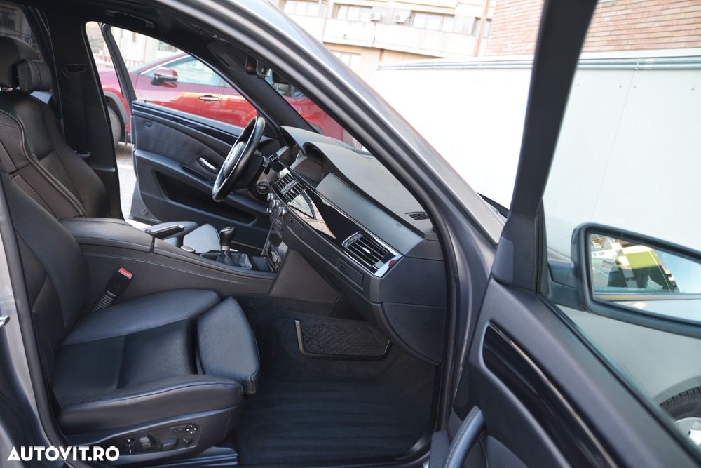 BMW Seria 5 520d Touring Special Edition - 18