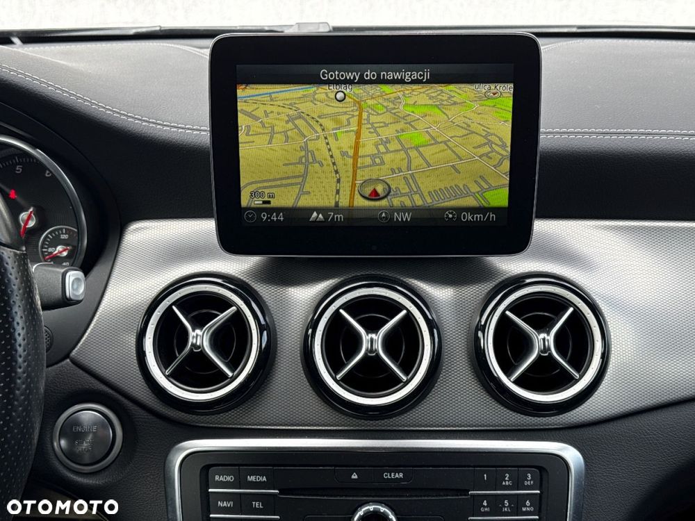 Mercedes-Benz GLA - 29