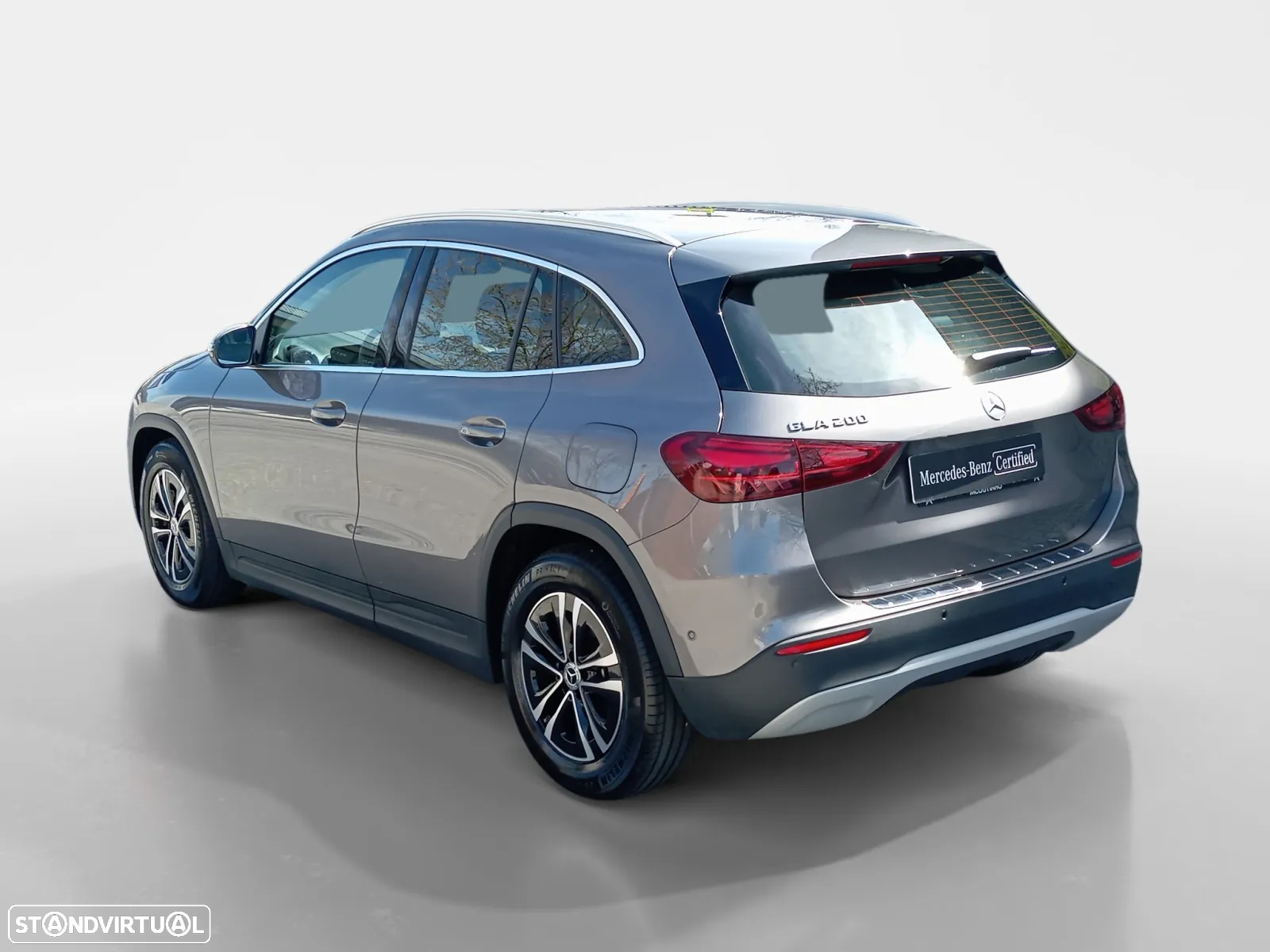 Mercedes-Benz GLA 200 Standard - 4