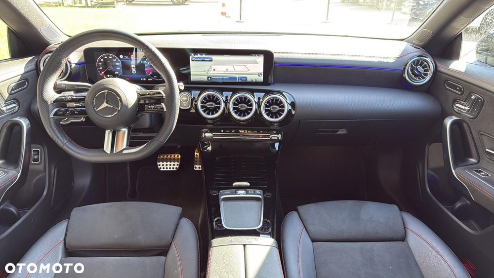 Mercedes-Benz CLA - 16