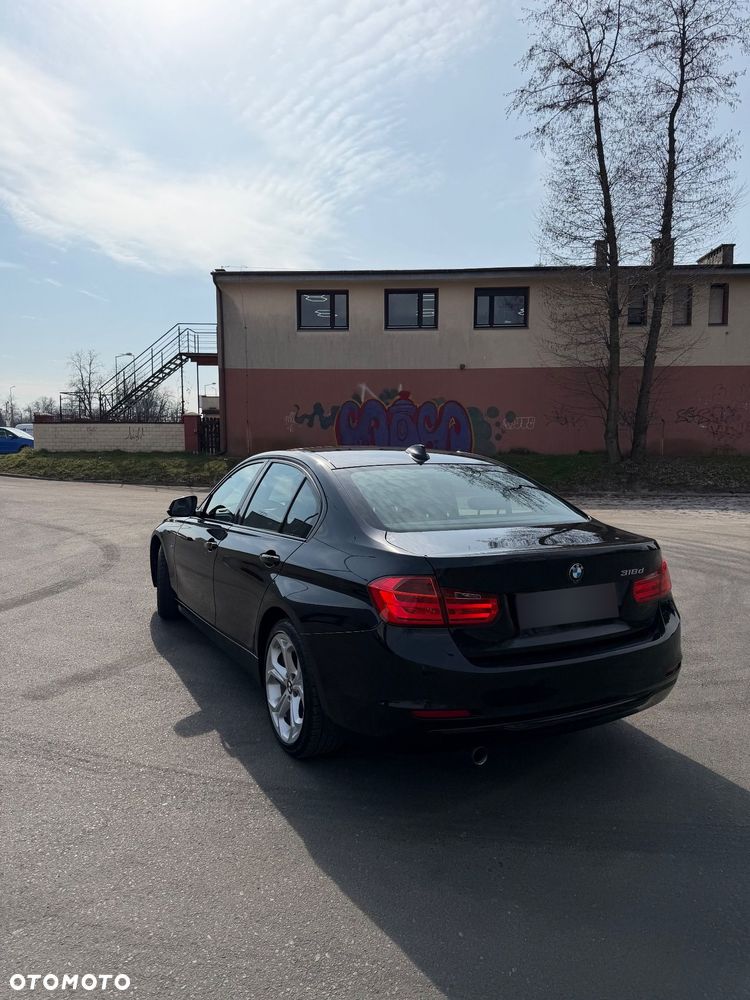 BMW Seria 3 318d DPF Edition Sport - 4