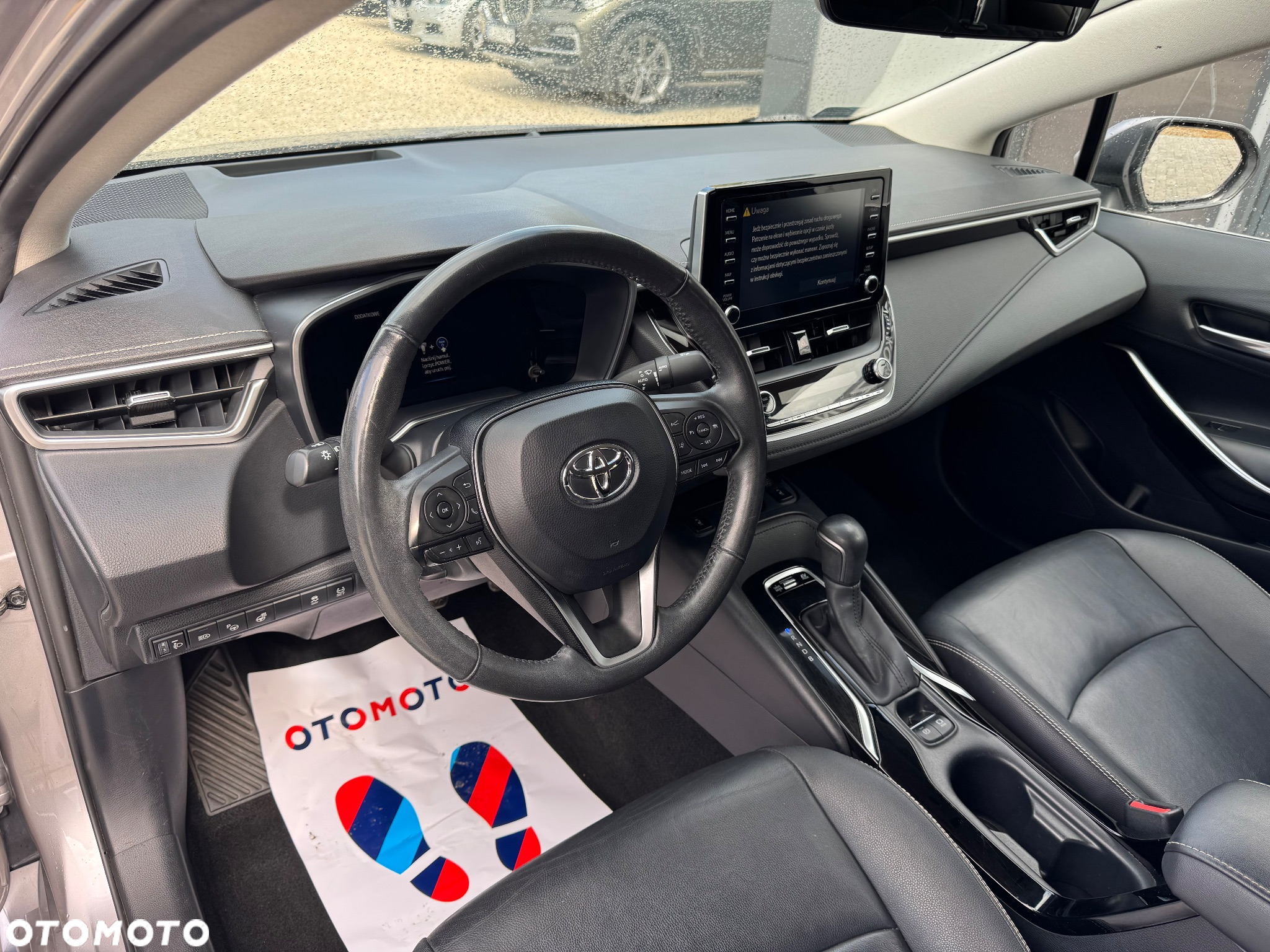 Toyota Corolla 1.8 Hybrid Executive - 12