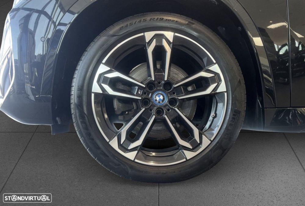 BMW iX1 xDrive30 M Sport Pack - 8