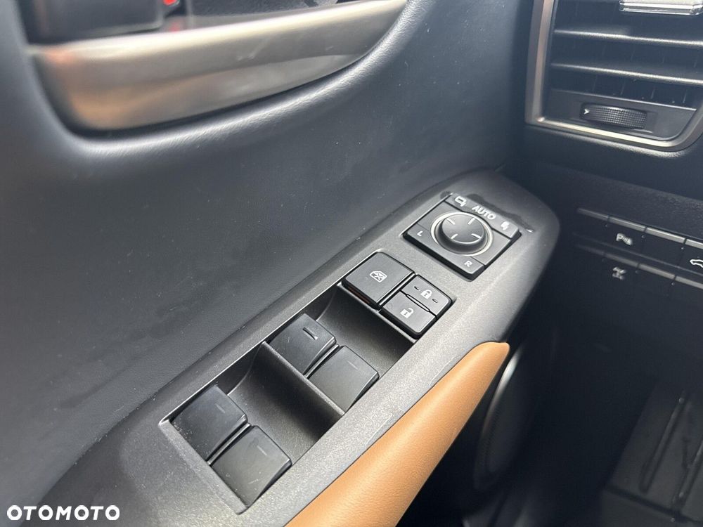 Lexus NX 200t Elite AWD - 21