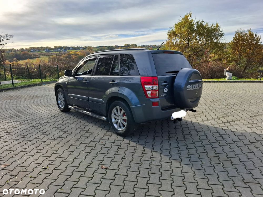Suzuki Grand Vitara 2.0 - 7