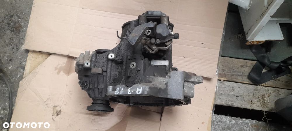 AUDI A3 8L skrzynia biegów  CZM - 11