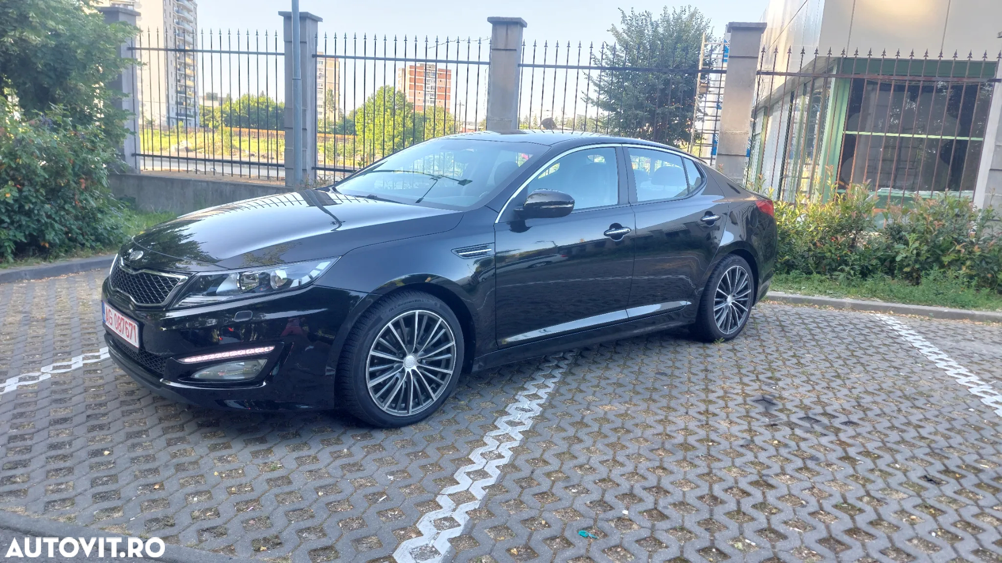 Kia Optima 2.0 CVVT Hybrid Attract - 2